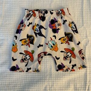 HaydenandGrant Halloween Disney crew shorts. Size: 4T